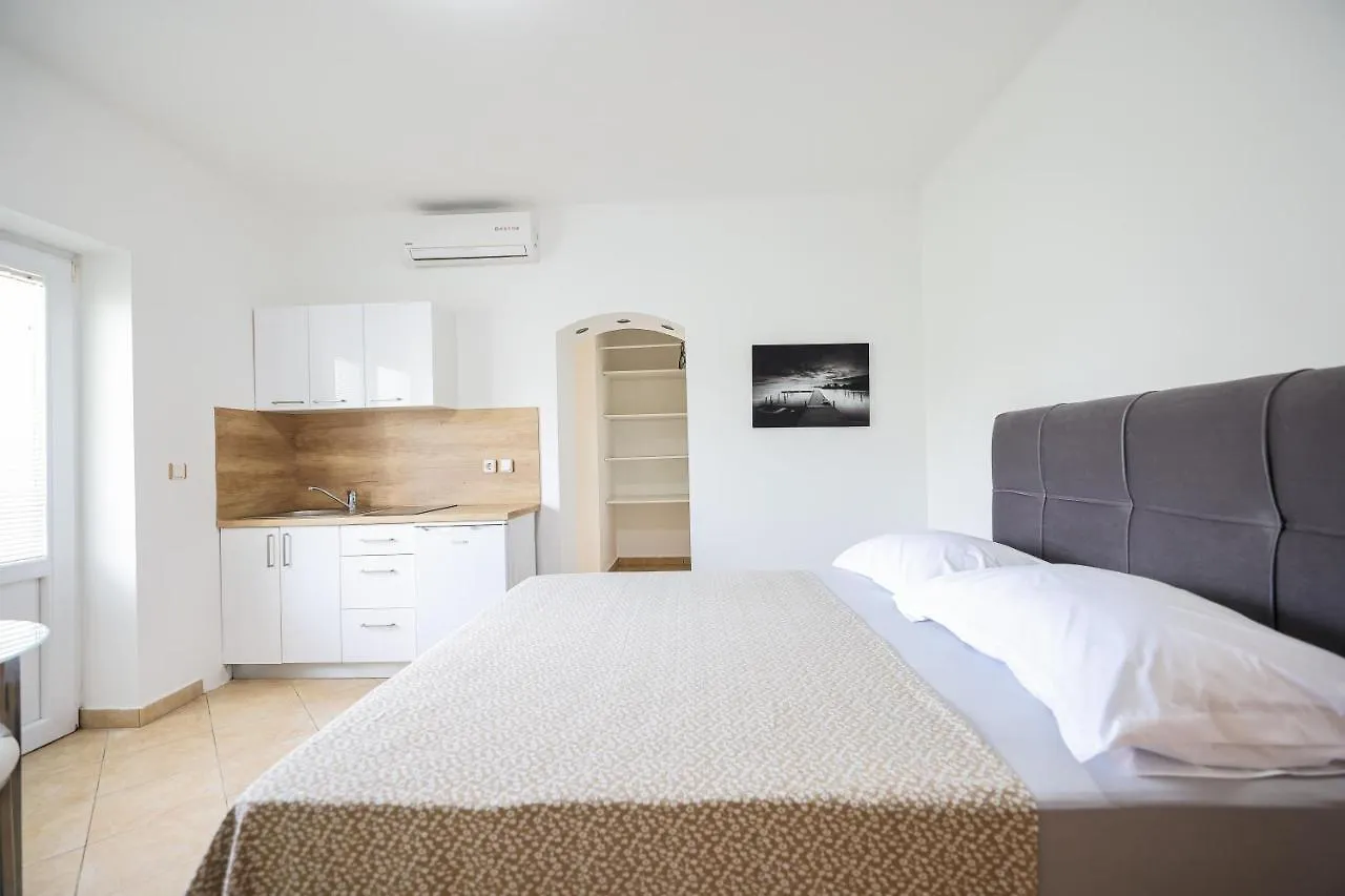 Apartments Marina 佩特坎内