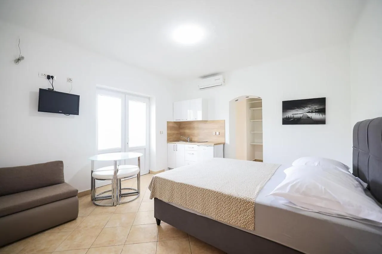 Apartments Marina 佩特坎内 0*,