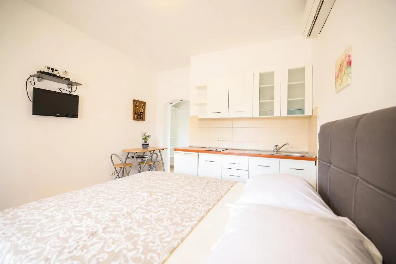 Apartments Marina 佩特坎内